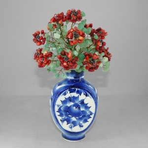 Букет -Лето- в вазе гжель - маки из авантюрина и коралла - цветы из камня 