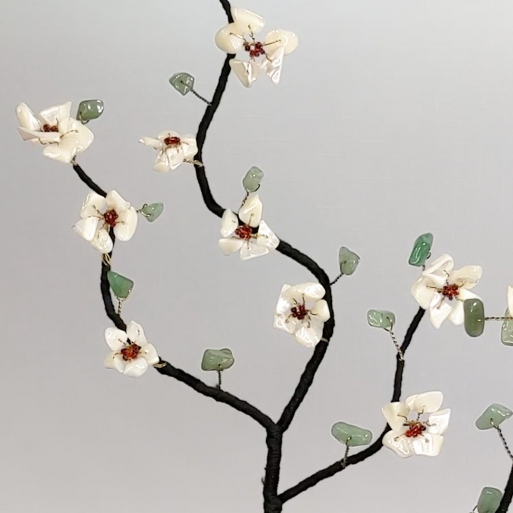 Цветущая ветка -Цветочный вальс- из перламутра и авантюрина - цветы из камня