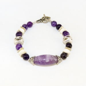 Браслет из аметиста и перламутра - 19 см