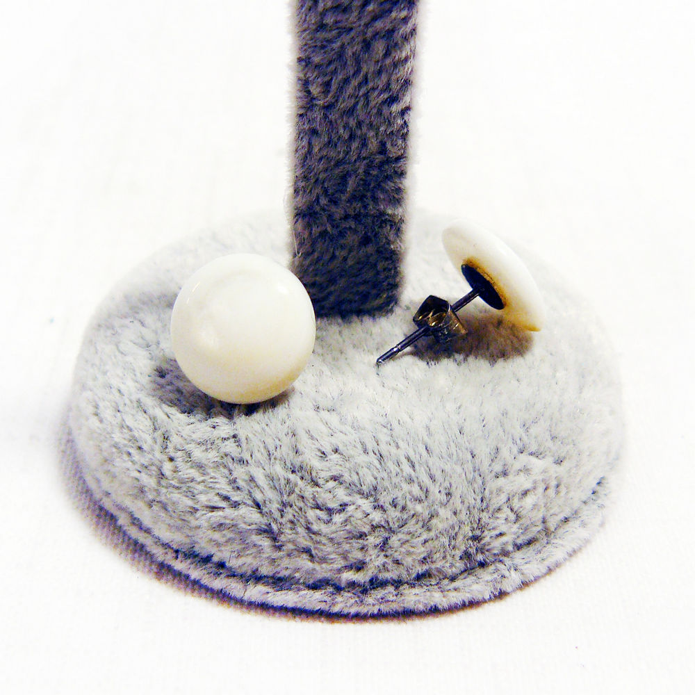 Серьги-гвоздики из перламутра, диаметр 12 мм